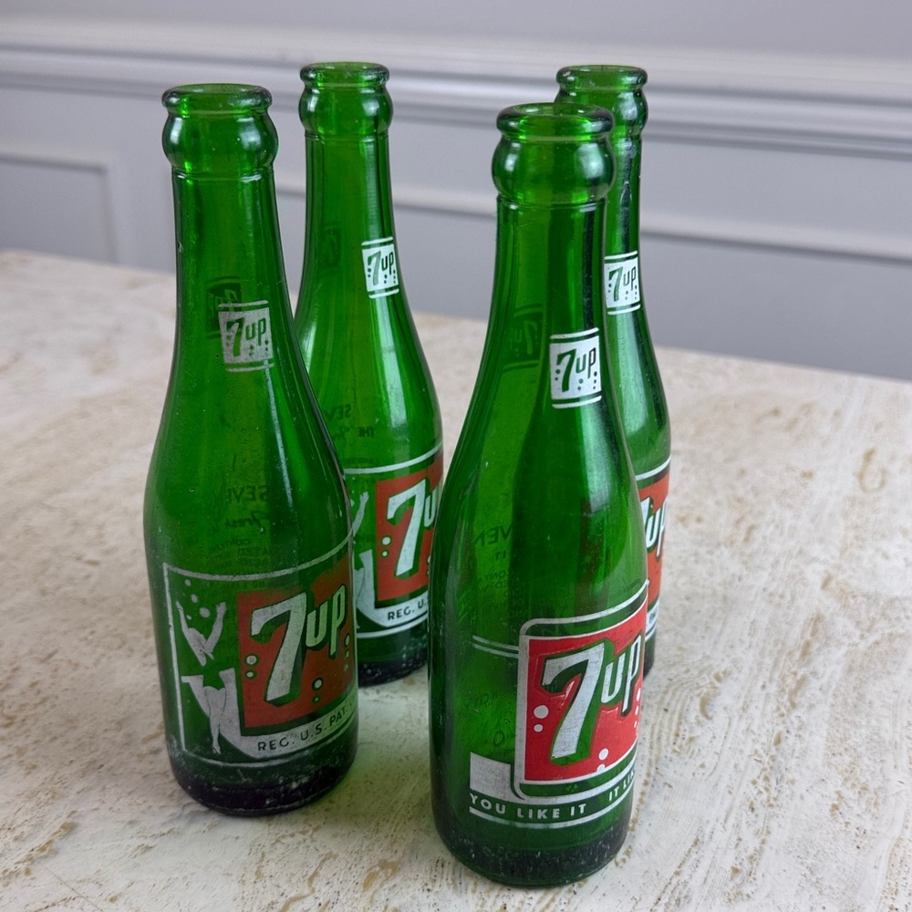 Vintage 7 Up Bottles Set – 4 Glass Collectibles | 3 Bubble Girl + 1 Classic
